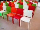wypożyczalnia kolorowych krzeseł