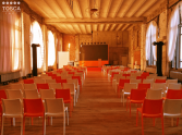 wynajem krzeseł eventowych