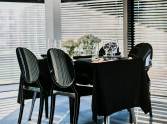 krzesła eventowe czarne